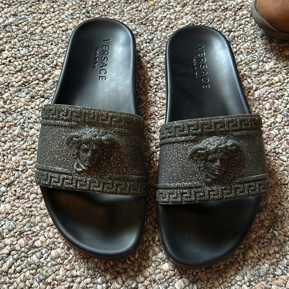 Versace slides - Picture 8 of 14